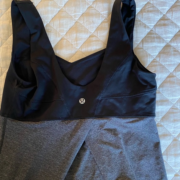 Lululemon Tame Me Top, size 6 - Picture 4 of 4